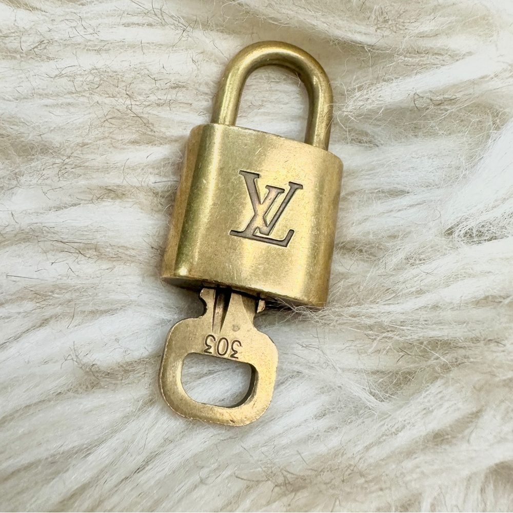 Louis Vuitton Lock & Key #303